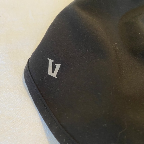 Vuori Shorts 4” Inseam - Picture 3 of 5